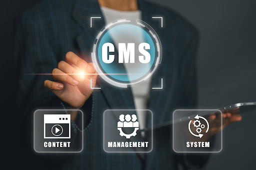 CMSとは？Webサイト更新を社内で回す仕組みと導入時の注意点-1